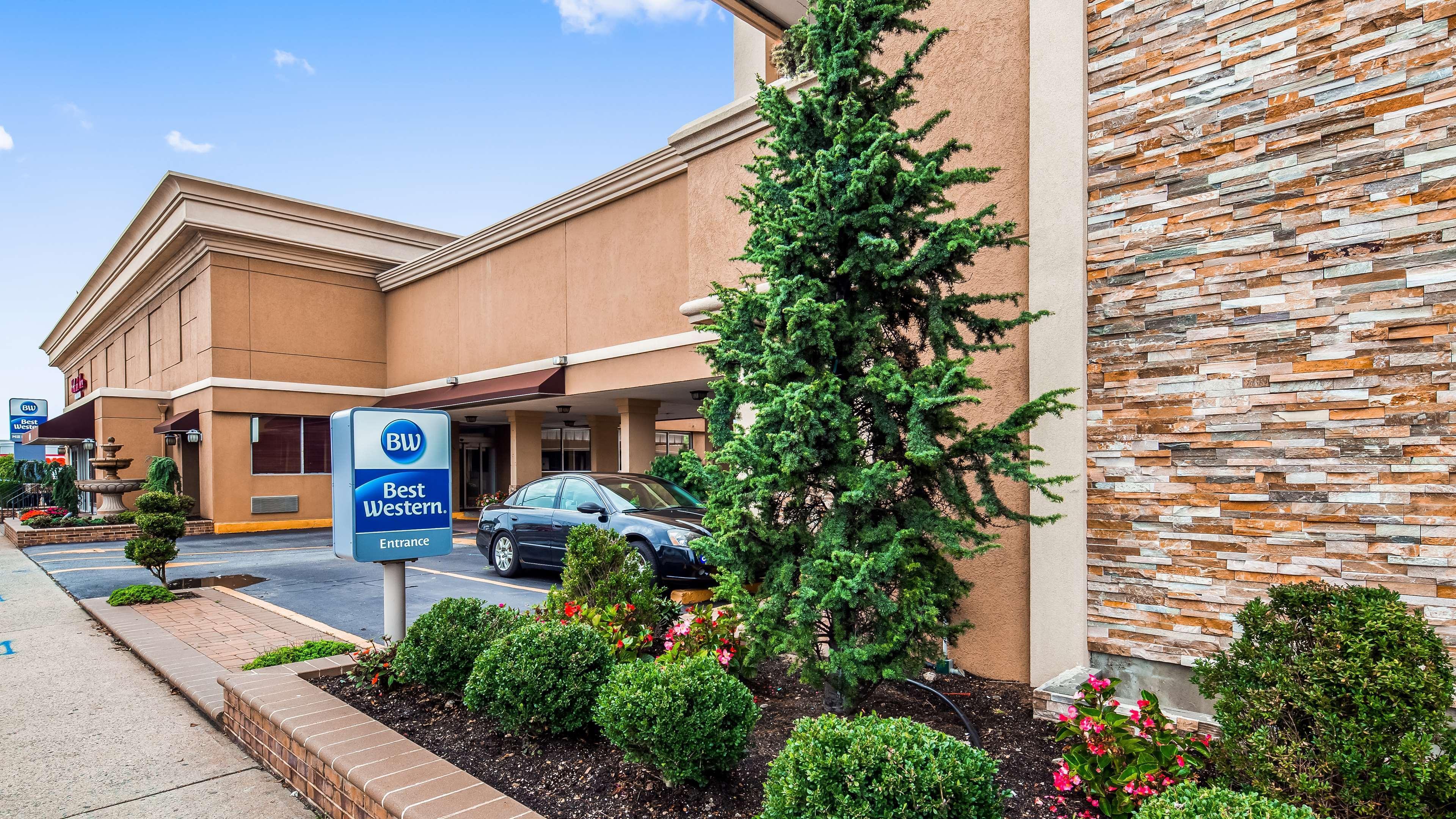 Best Western Mill River Manor Роквил Сентър Екстериор снимка